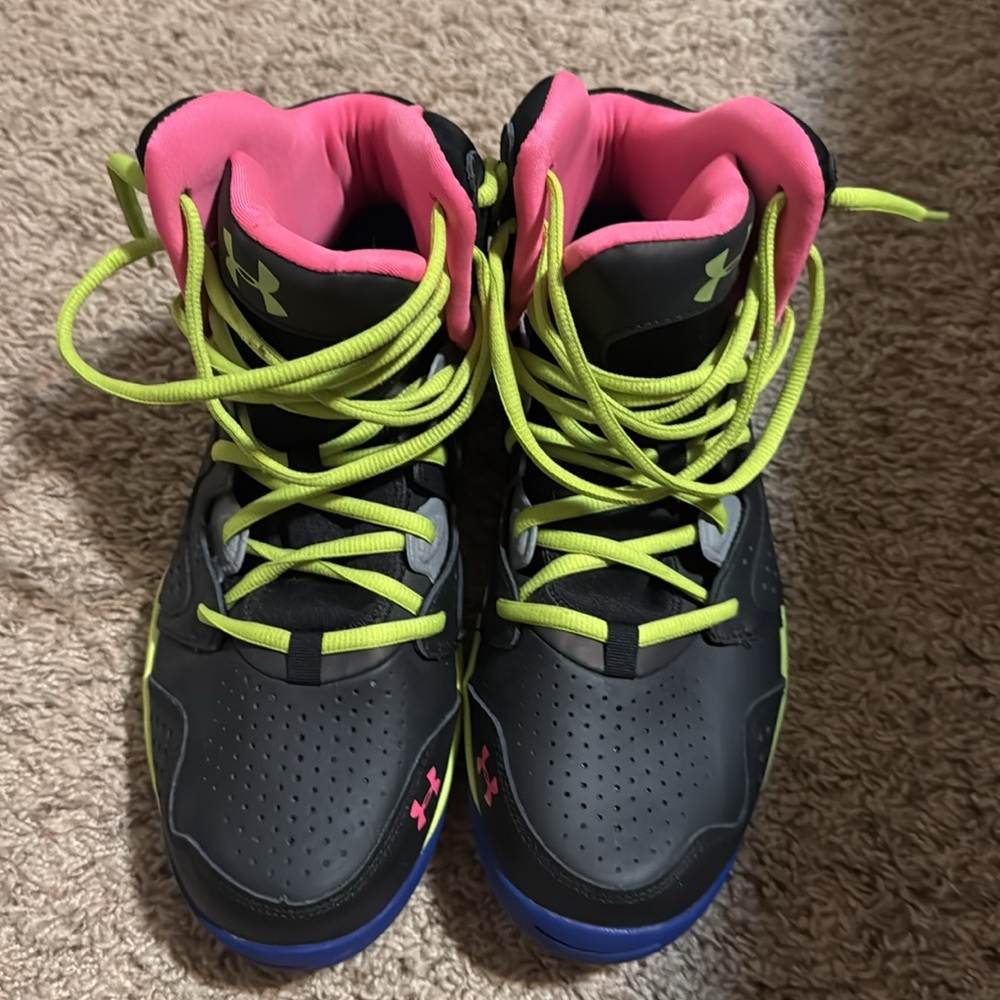 Under Armour Black and Pink Athletic Shoes with Sporty Design